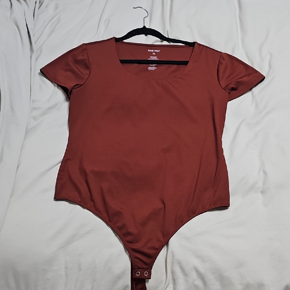 Nine West Rust Red Top